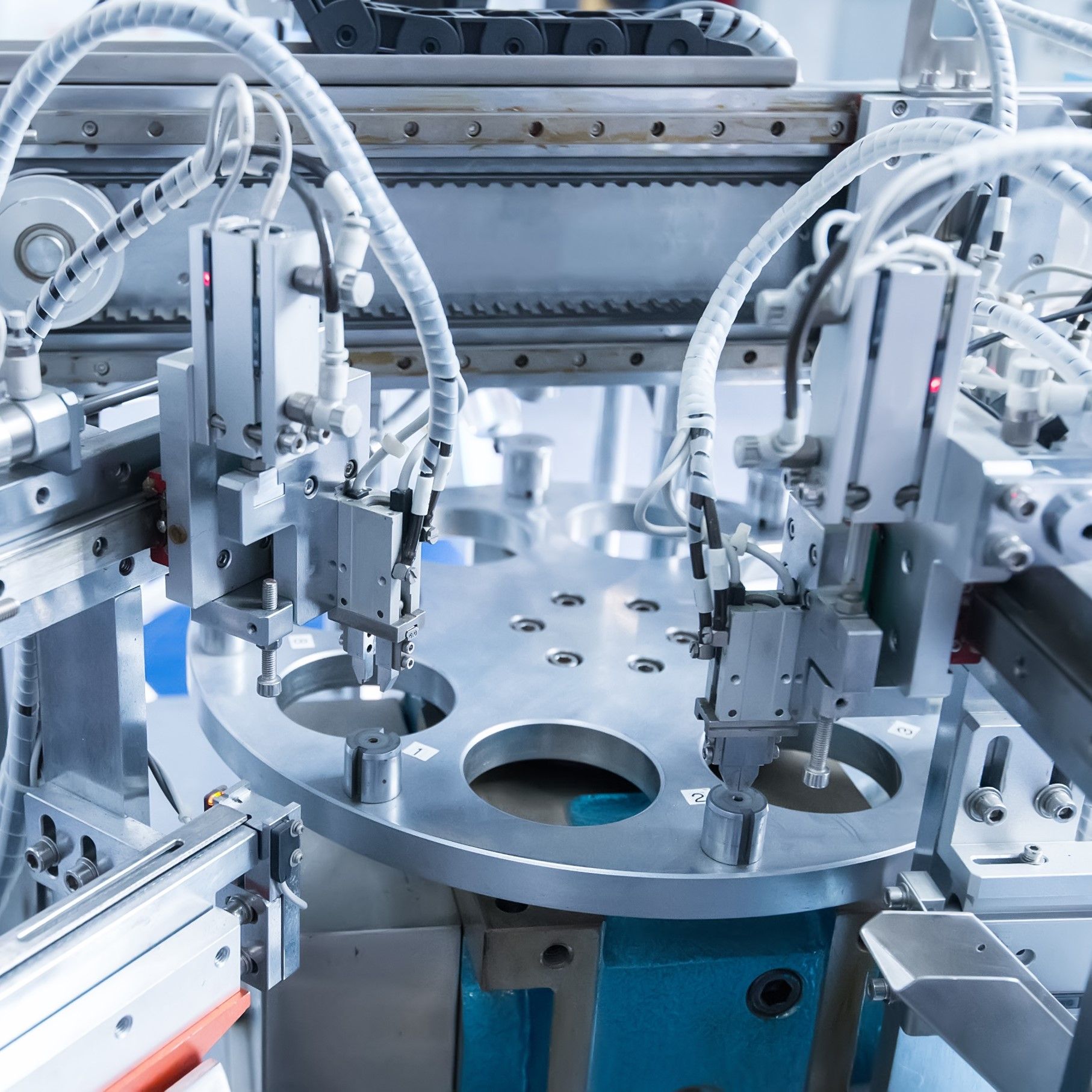 Rozwiązanie z zakresu łączności przemysłowej do automatyzacji fabryk i trudnych warunków medycznych.
